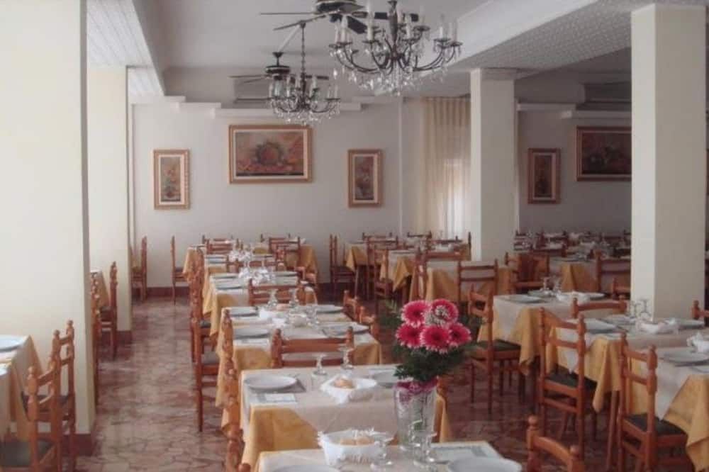 مطعم