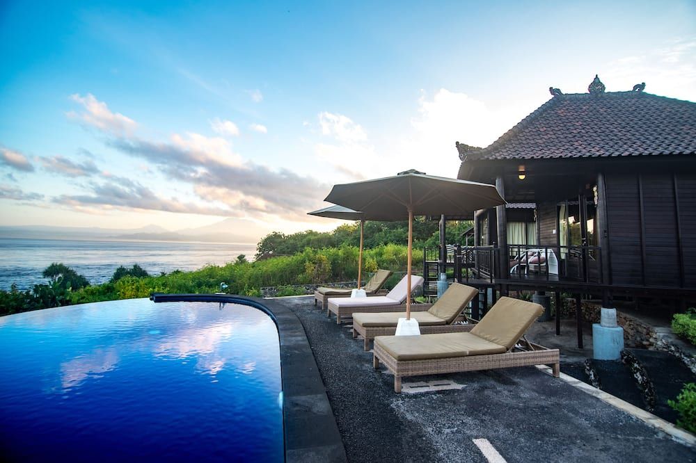 حوض السباحة صورة