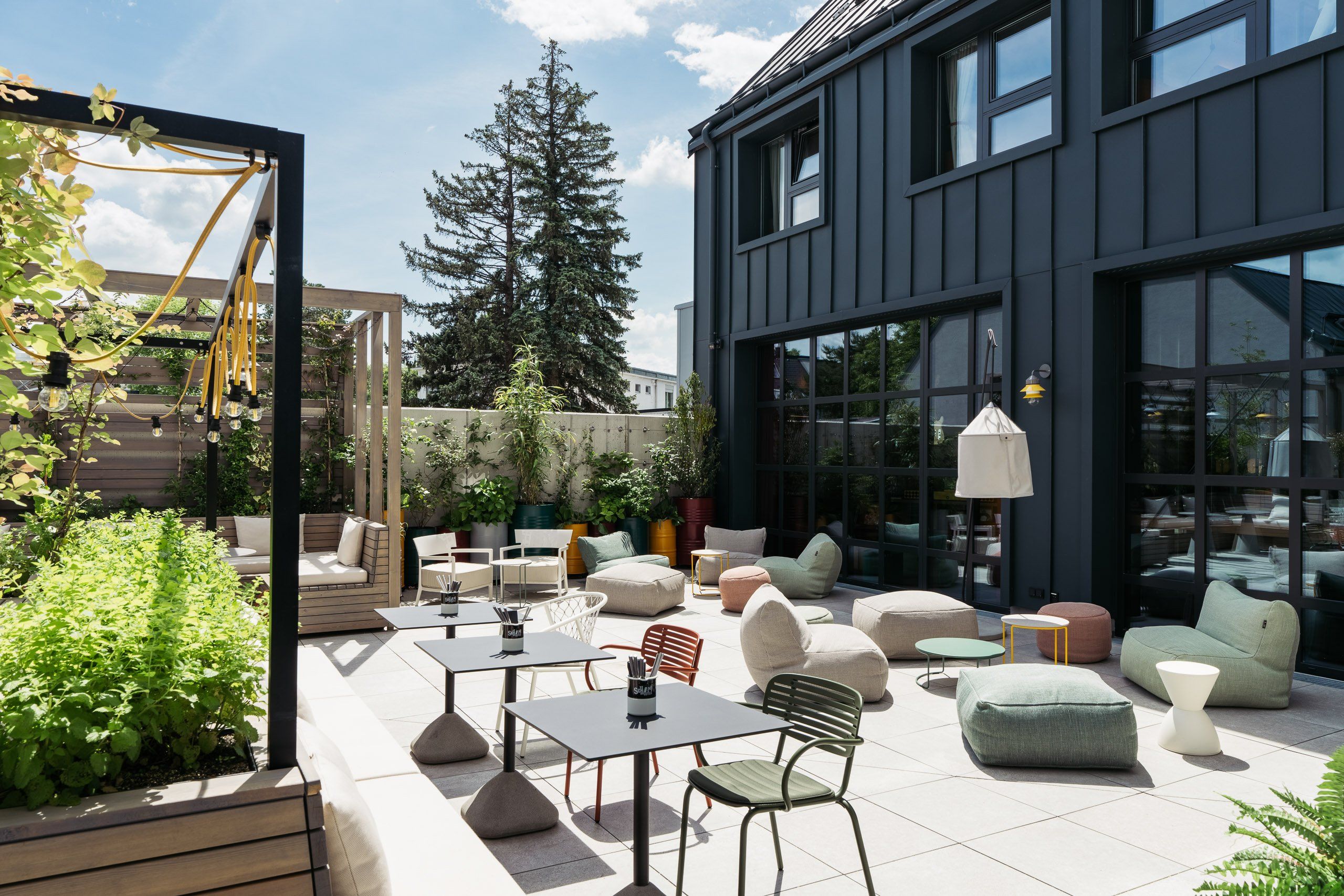 شرفة مرصوفة