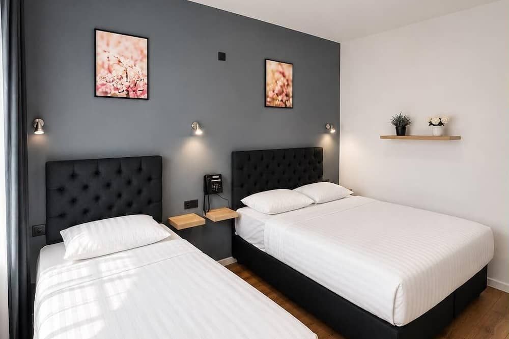 آخر
