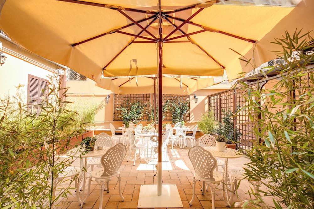 شرفة مرصوفة