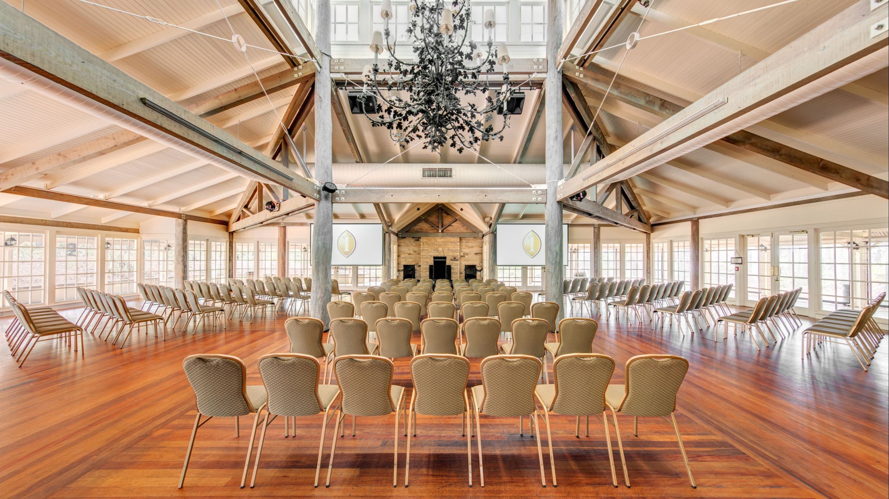 غرفة الاجتماعات