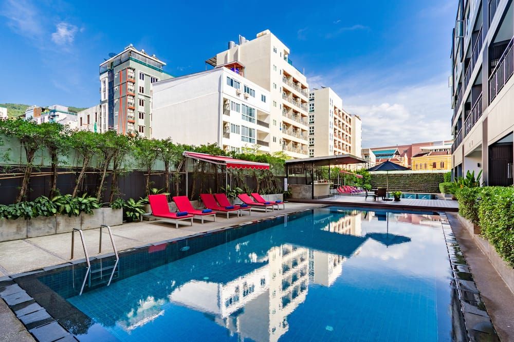 حوض السباحة صورة