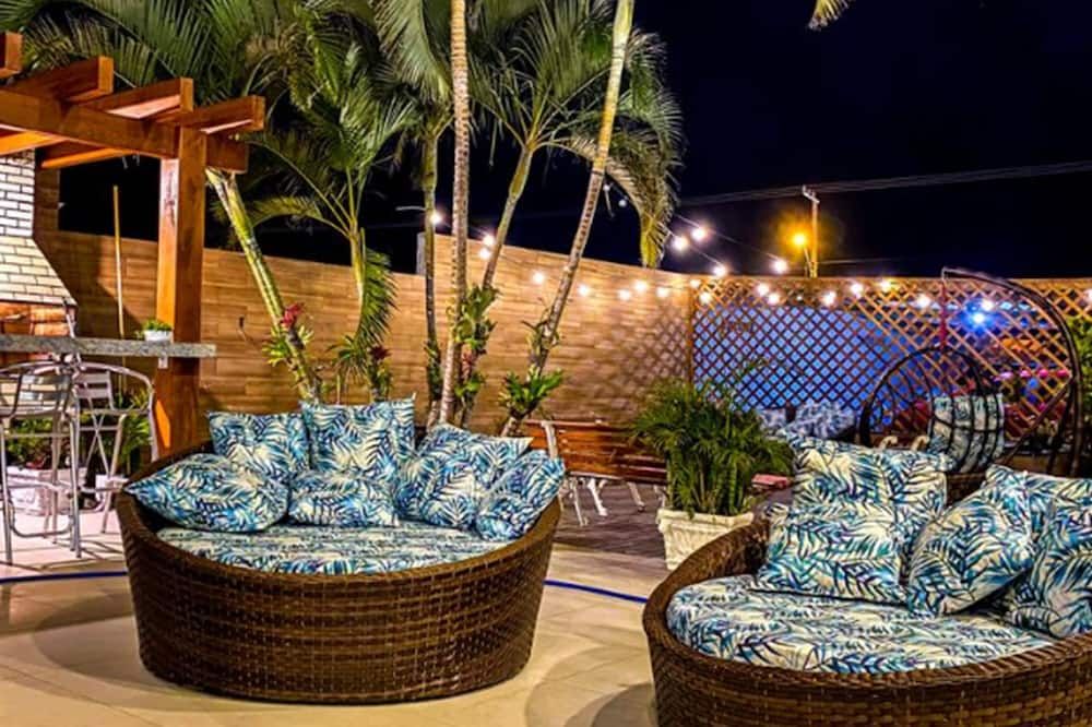 شرفة مرصوفة صورة