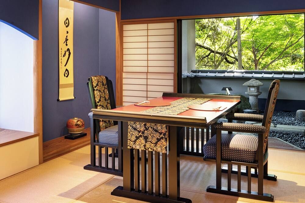 غرفة طعام صورة