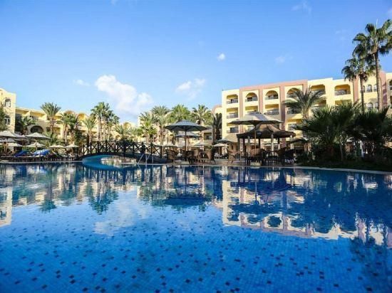 حوض السباحة صورة