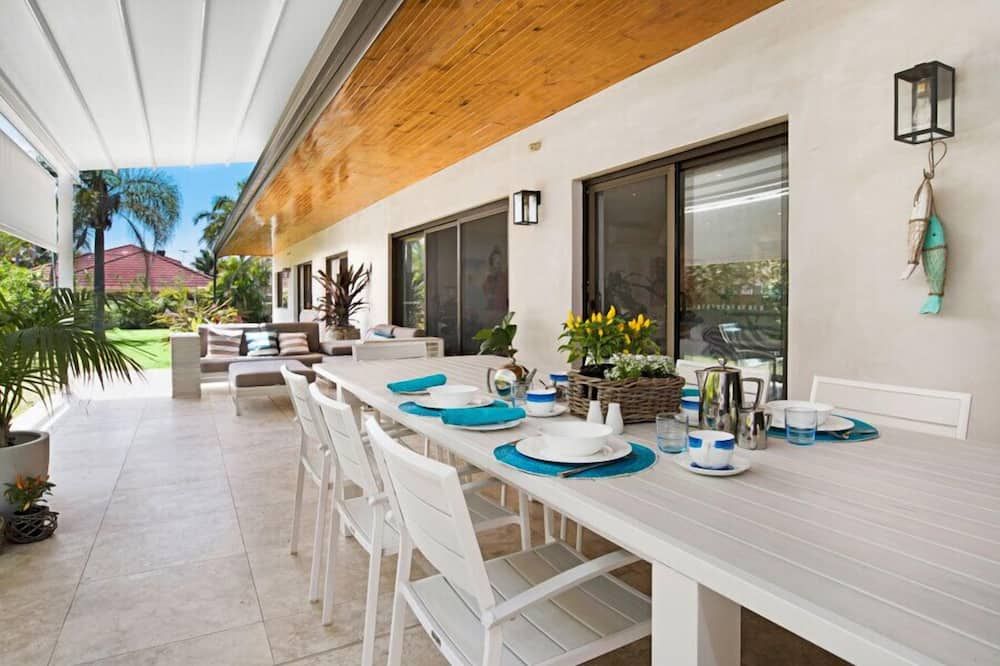 شرفة مرصوفة