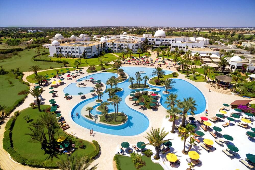 حوض السباحة صورة