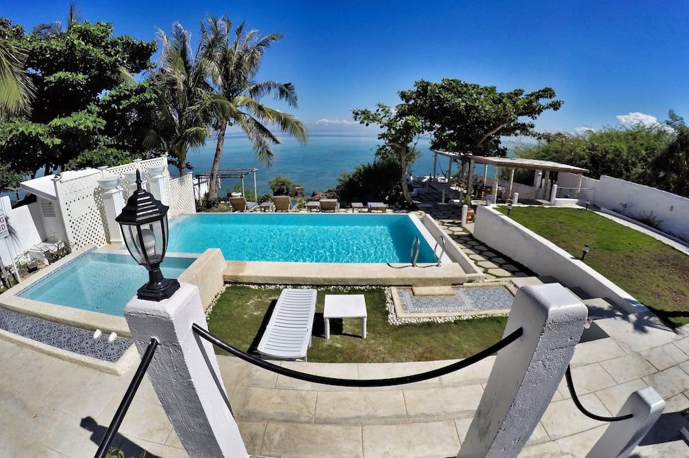 حوض السباحة صورة