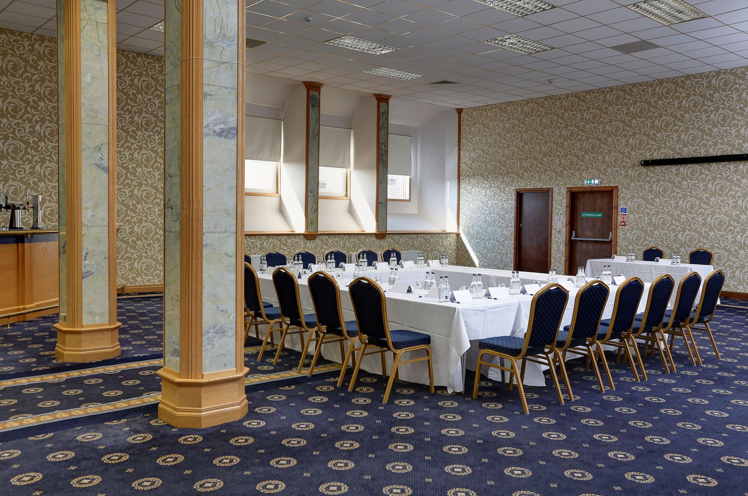 غرفة الاجتماعات