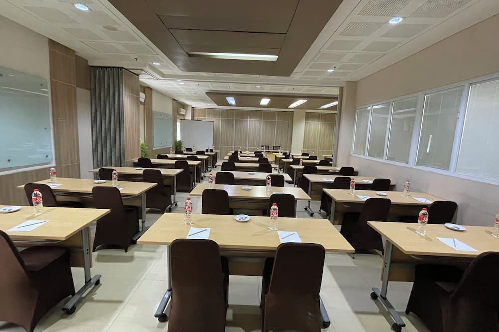 غرفة الاجتماعات