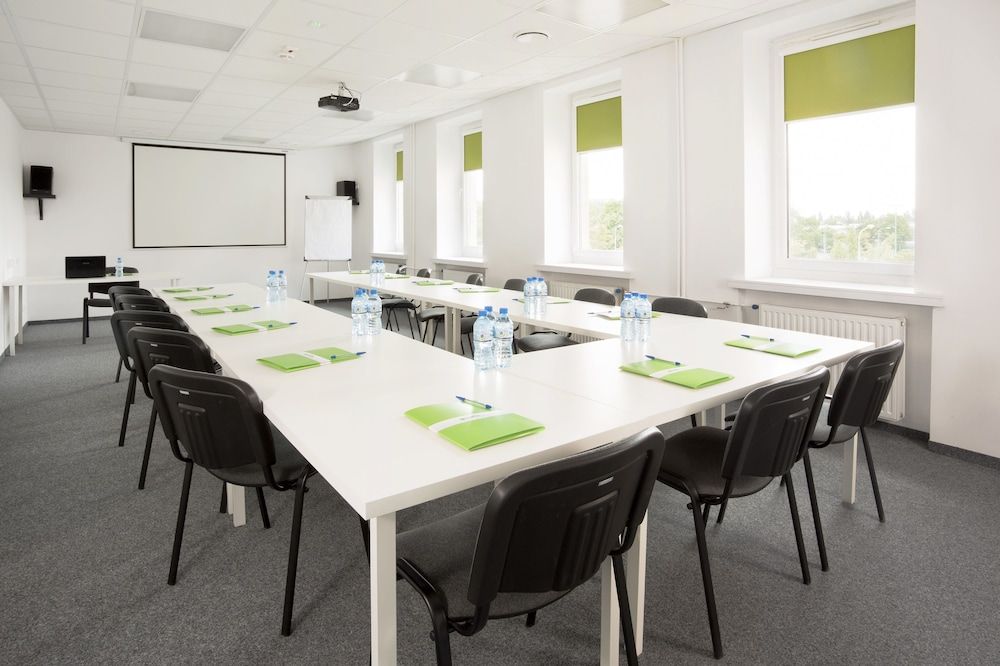 غرفة الاجتماعات