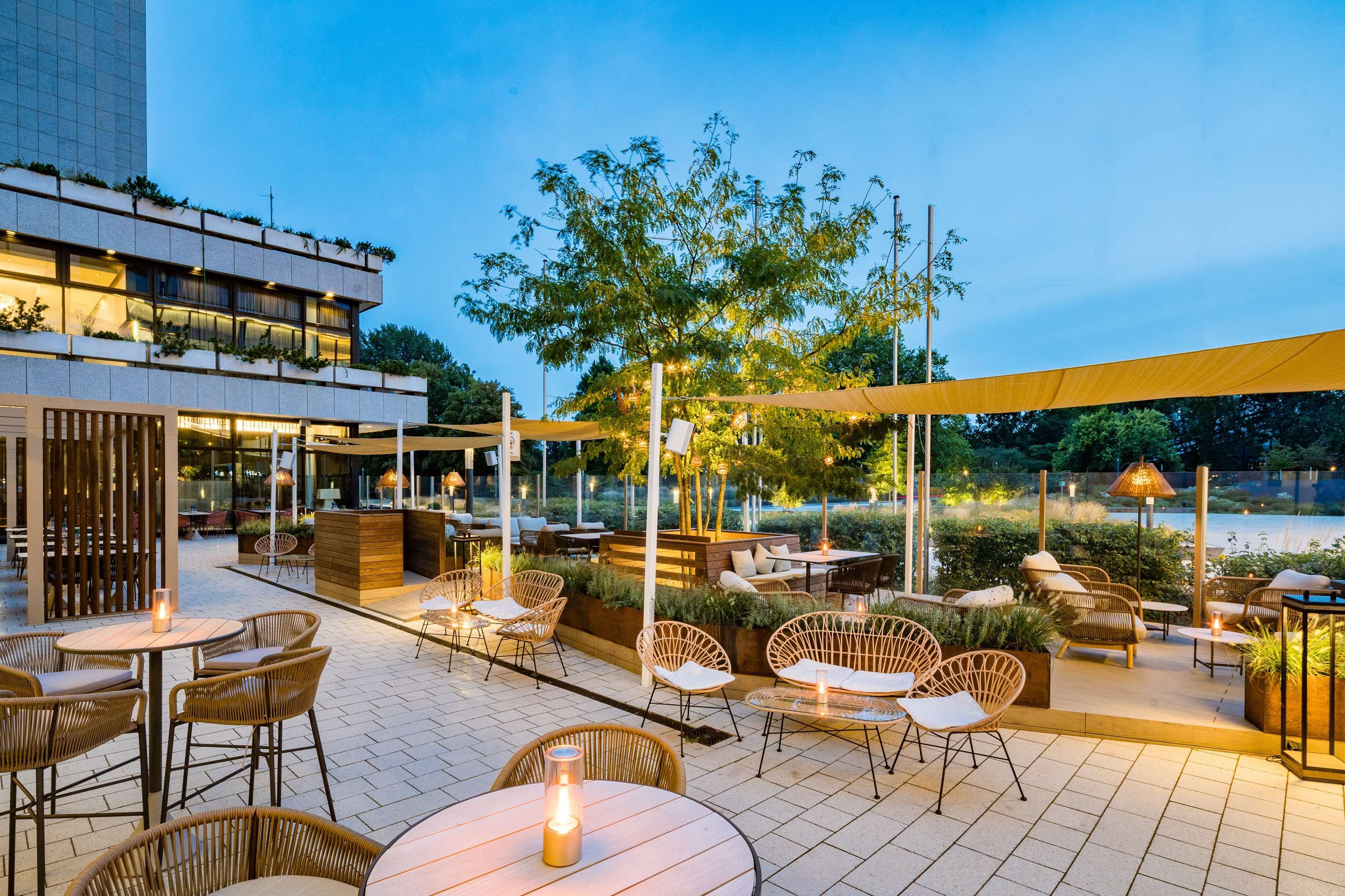 شرفة مرصوفة