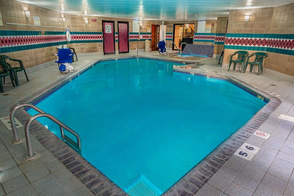 حوض السباحة صورة