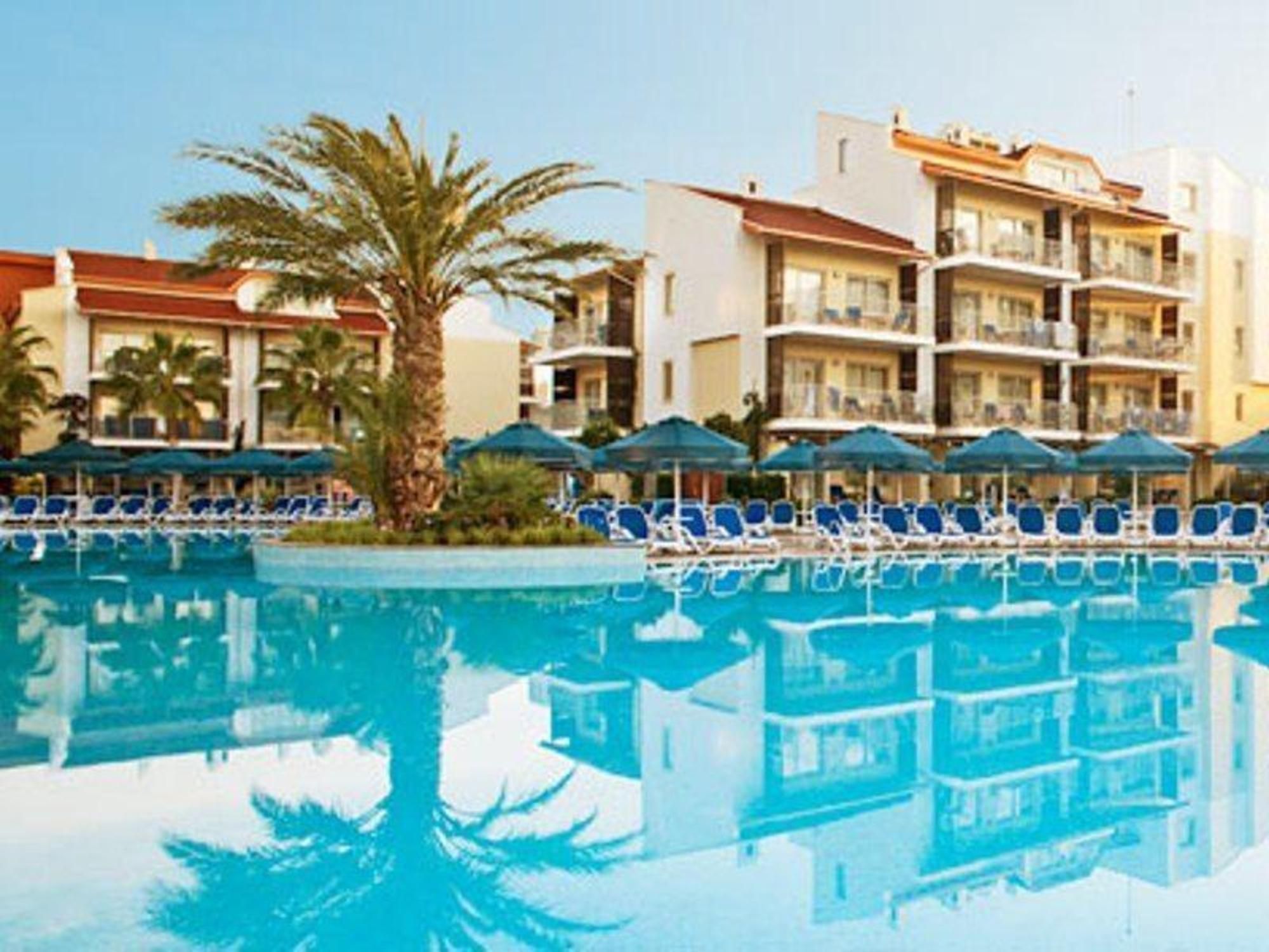 حوض السباحة صورة