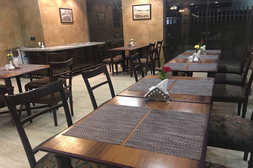 مطعم