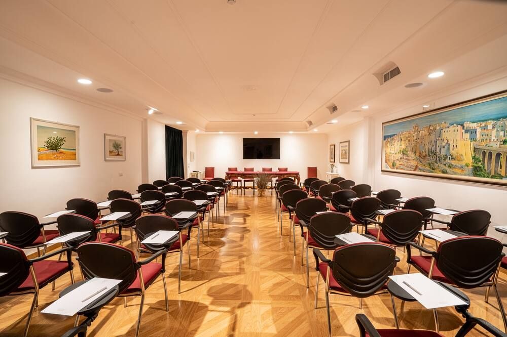 غرفة الاجتماعات