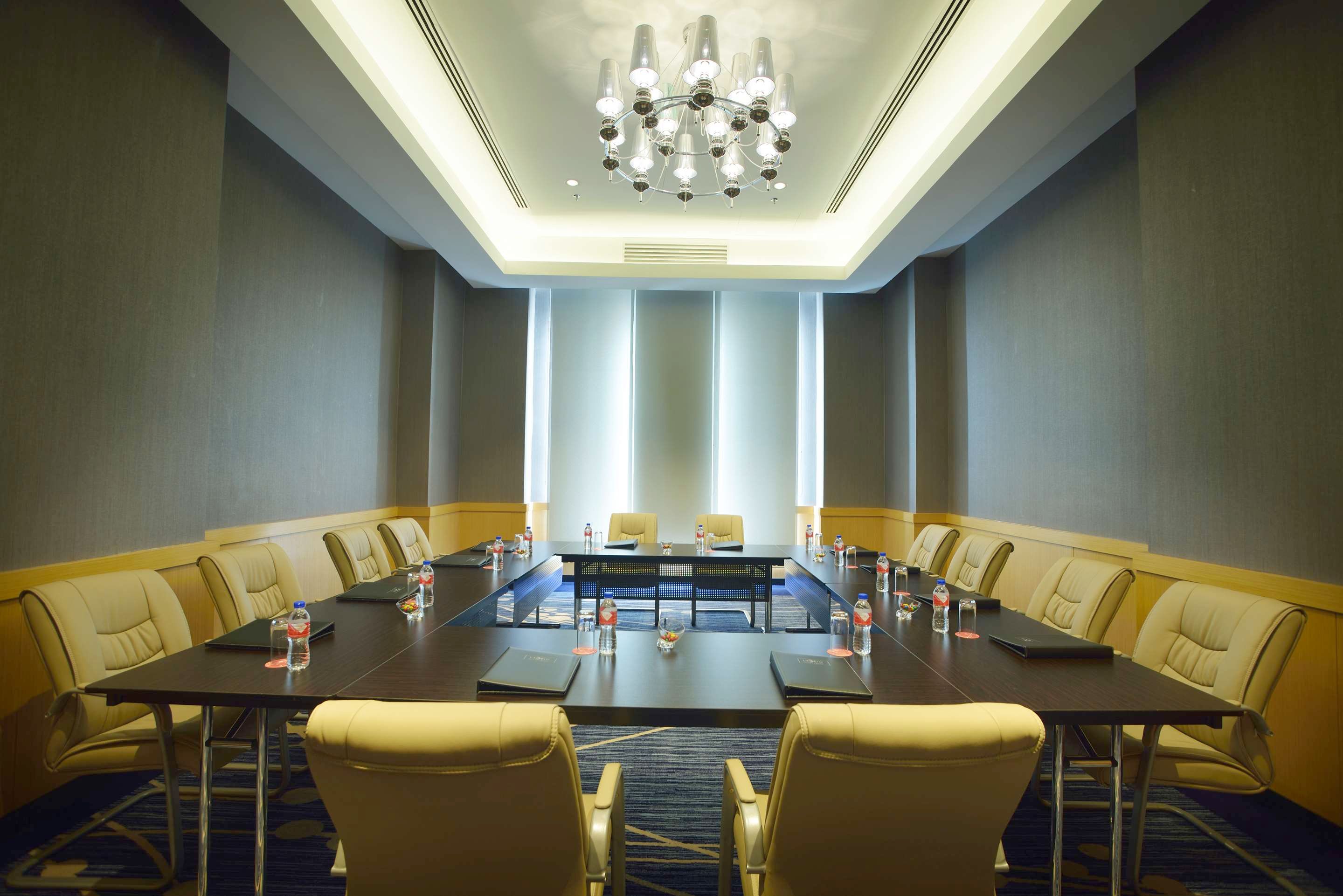 غرفة الاجتماعات