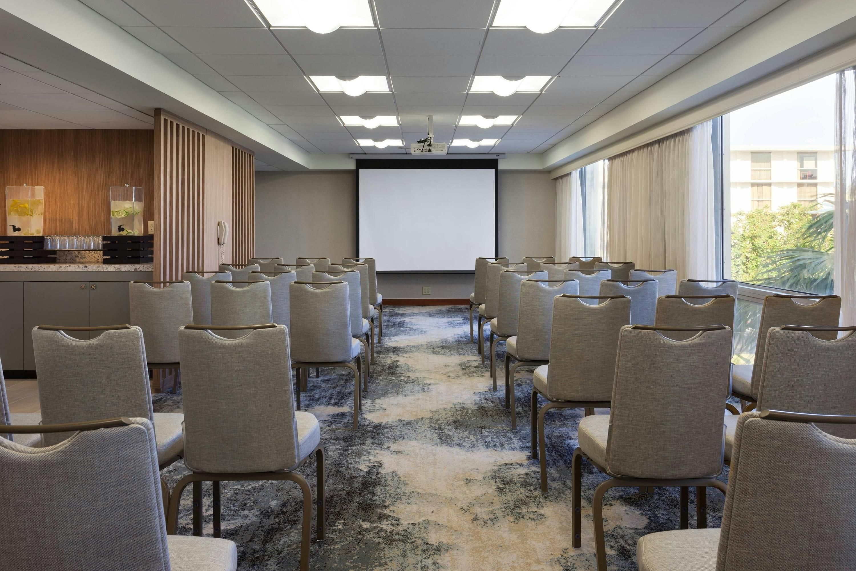 غرفة الاجتماعات