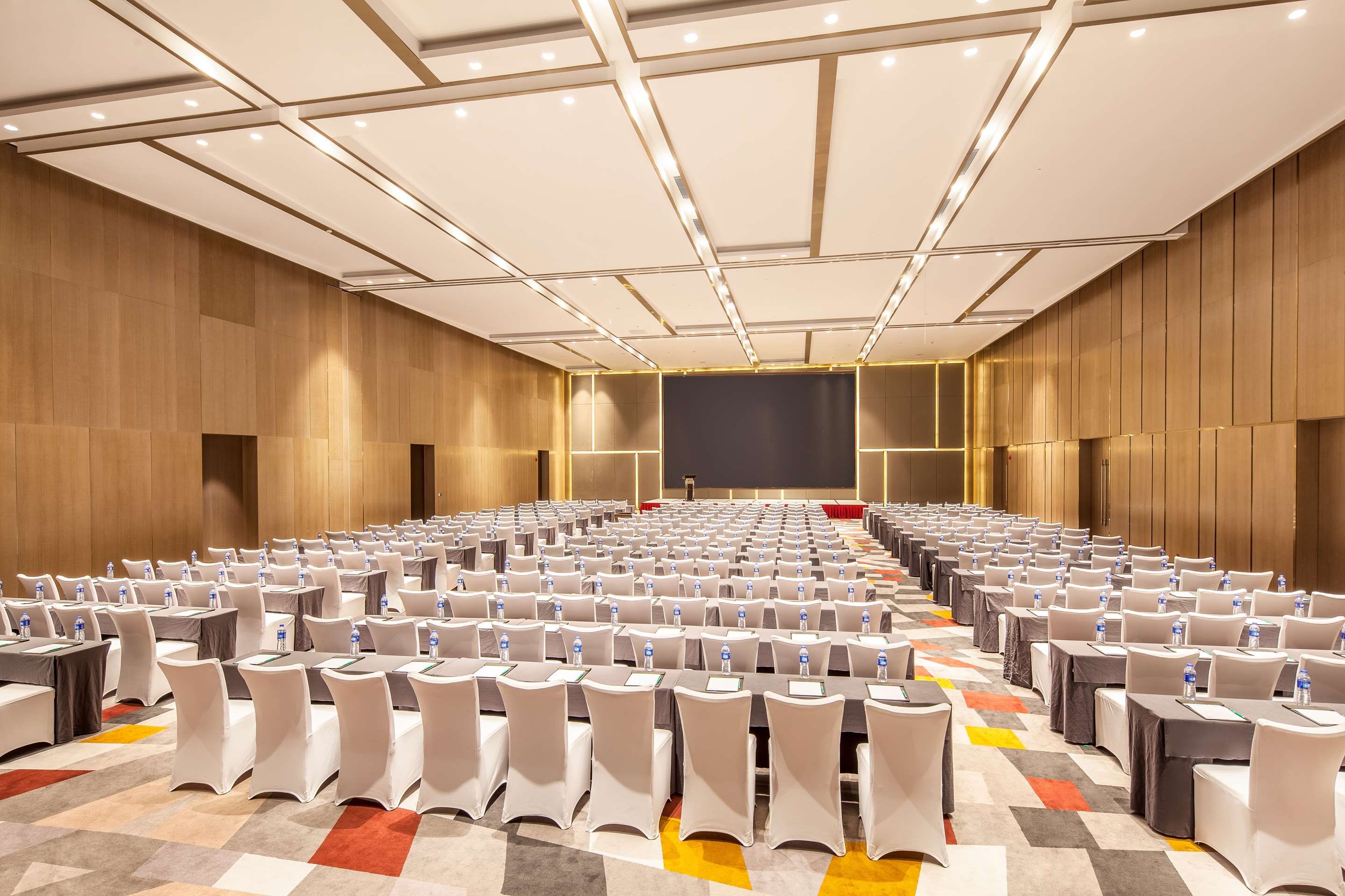 غرفة الاجتماعات