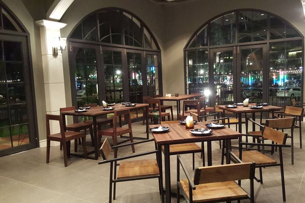 مطعم
