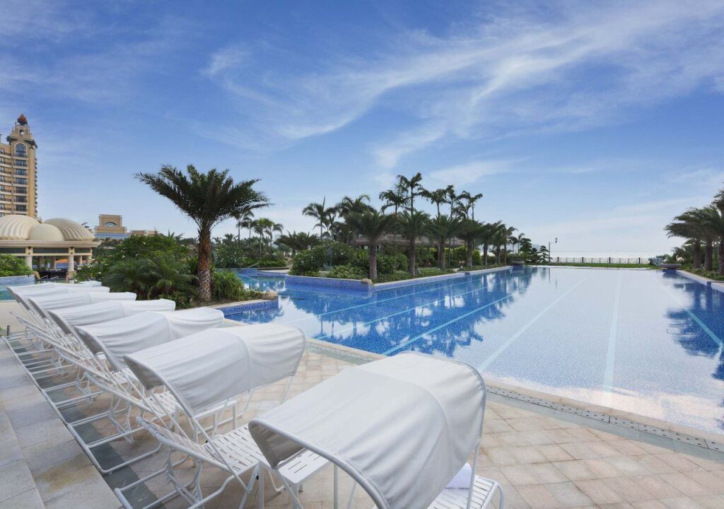 حوض السباحة صورة