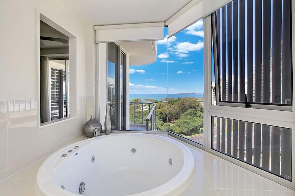 آخر