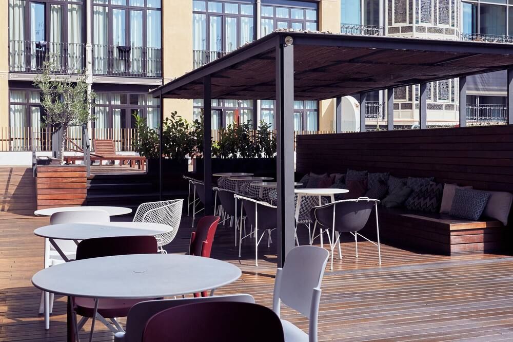 شرفة مرصوفة