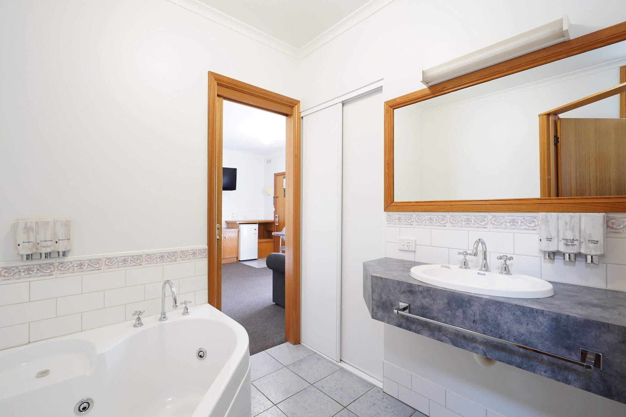 آخر