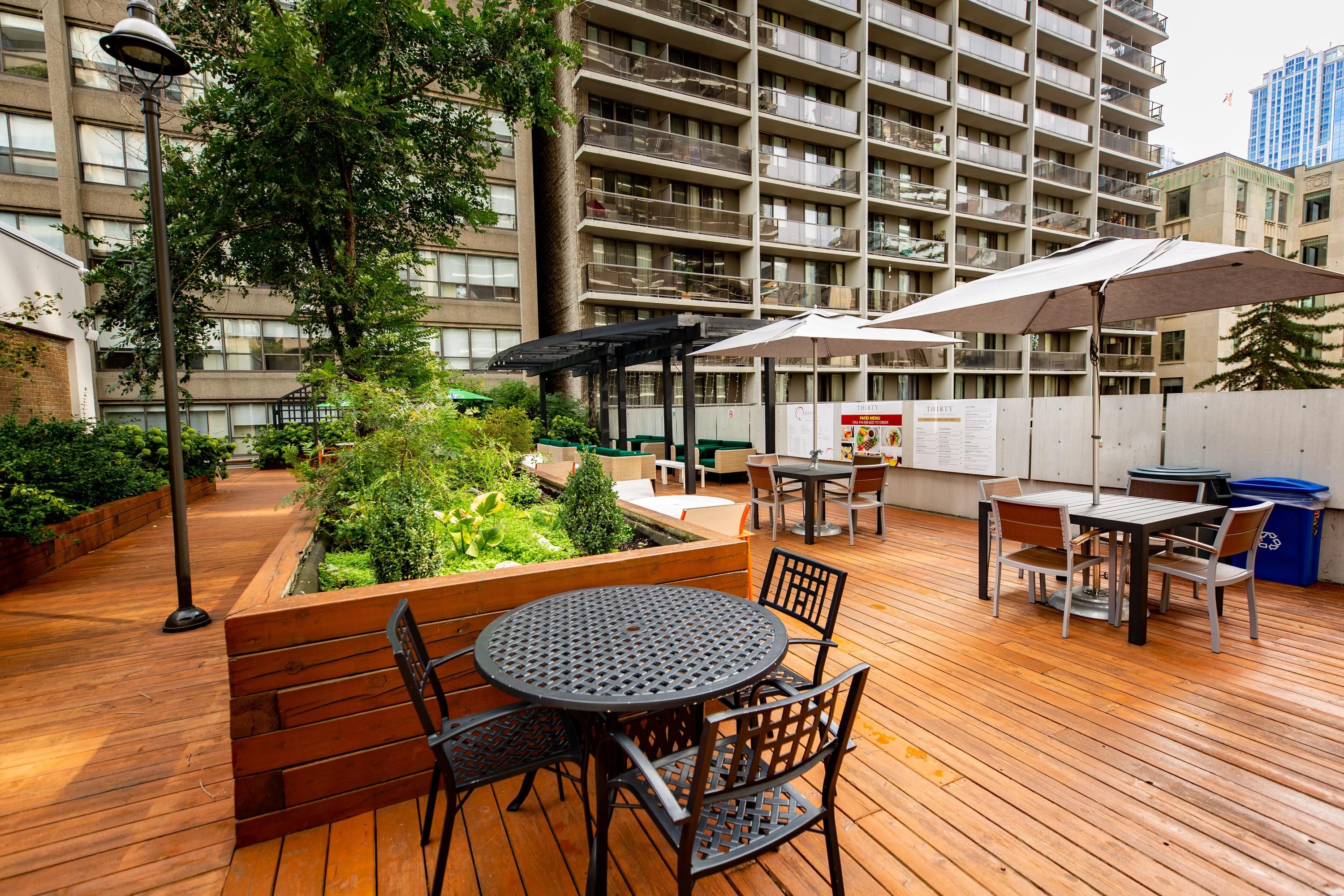 شرفة مرصوفة