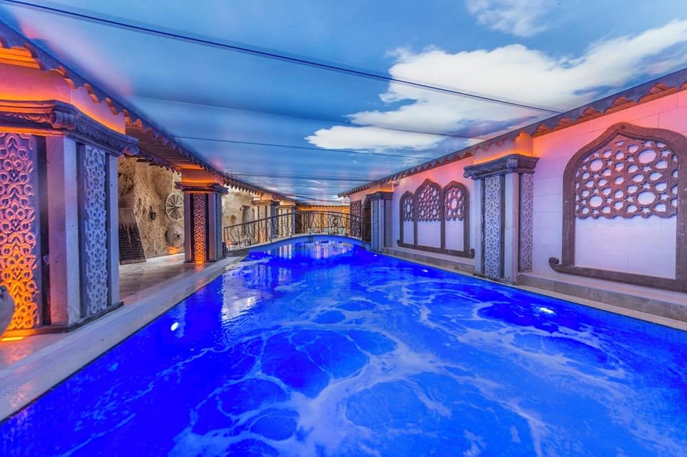 حوض السباحة صورة