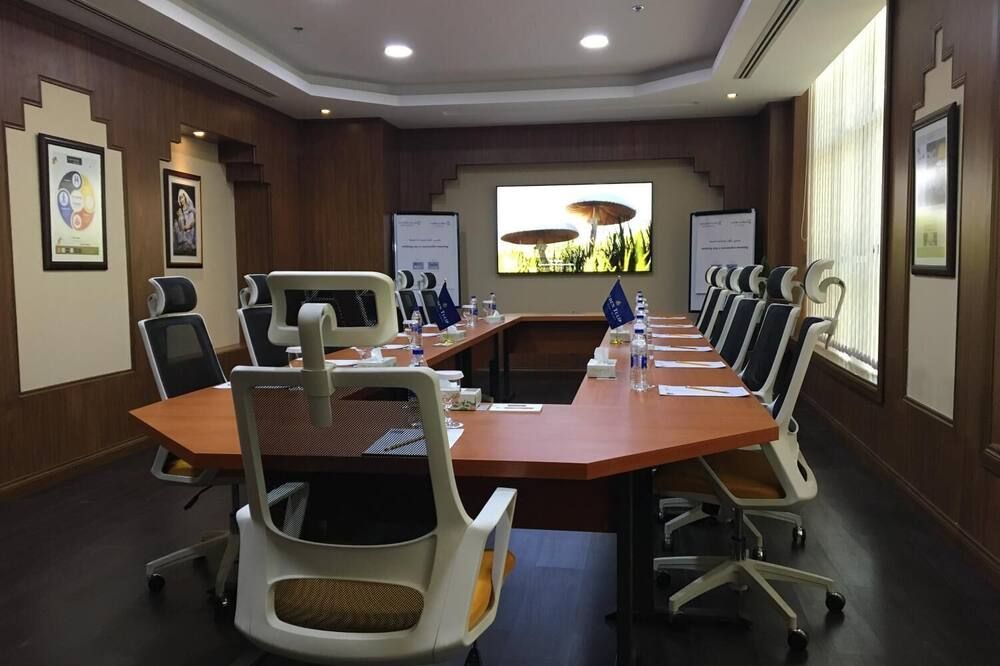 غرفة الاجتماعات