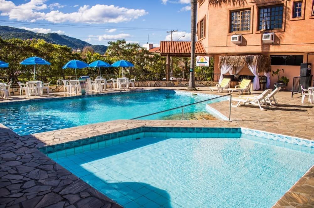 حوض السباحة صورة