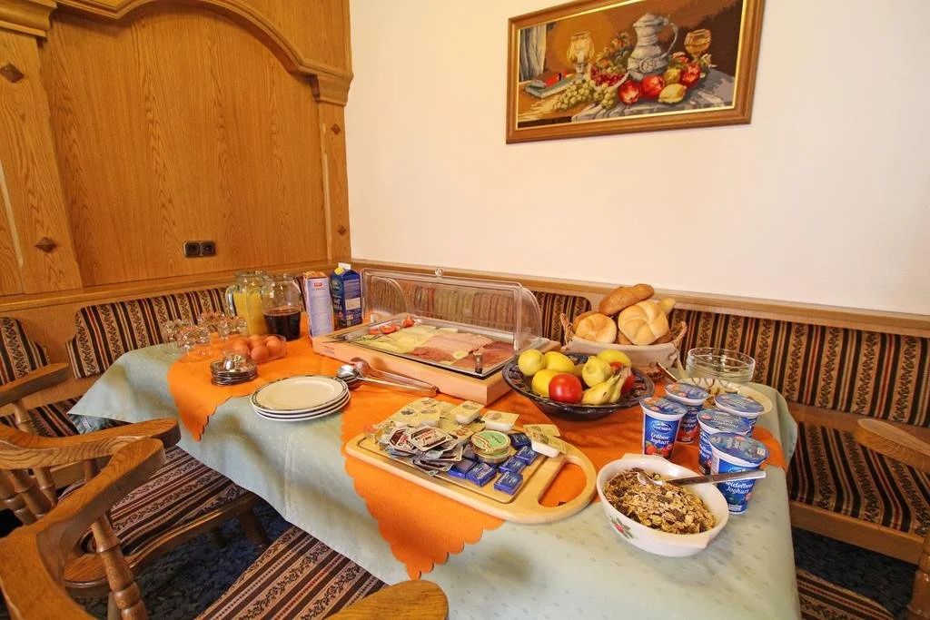 غرفة طعام صورة