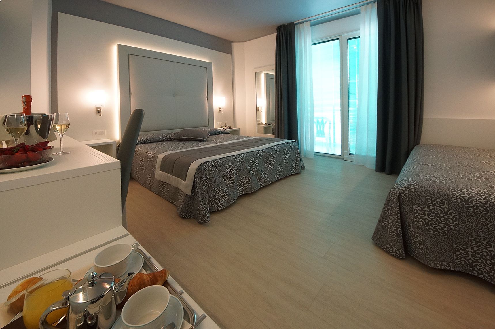 آخر