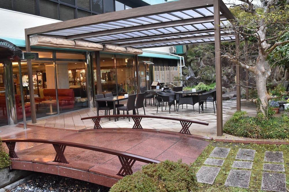 شرفة مرصوفة