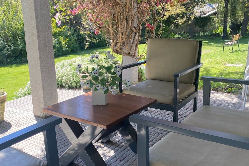 شرفة مرصوفة