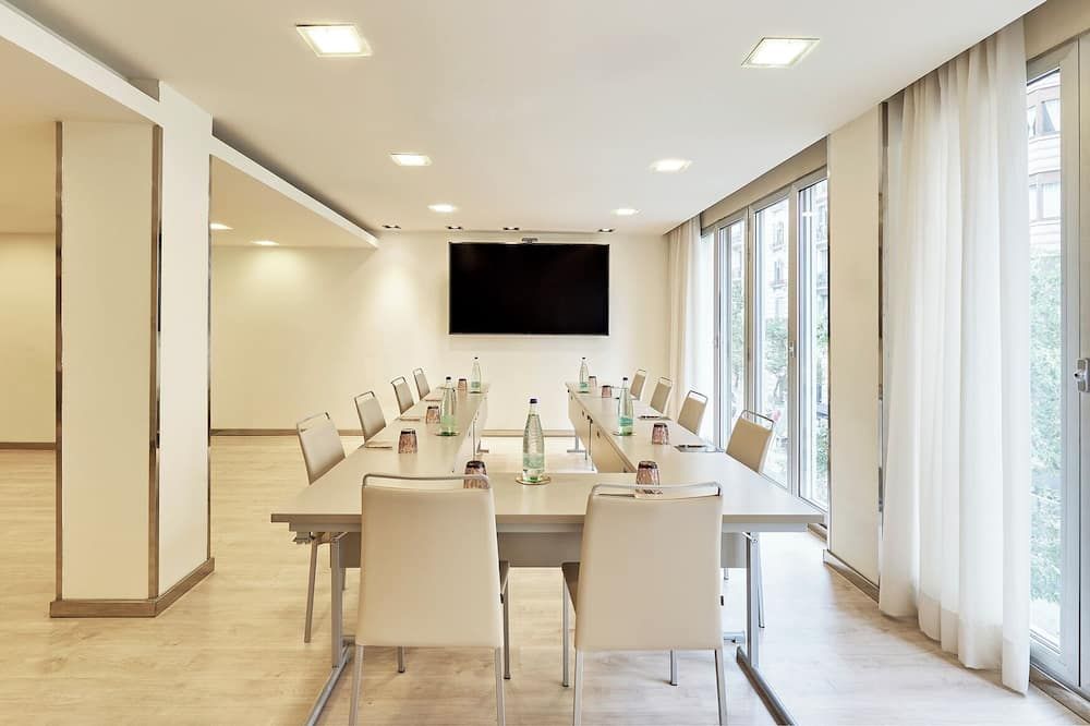 غرفة الاجتماعات