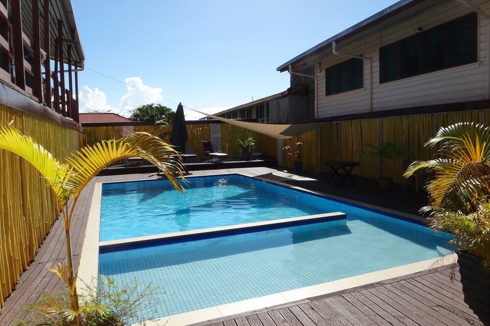 حوض السباحة صورة