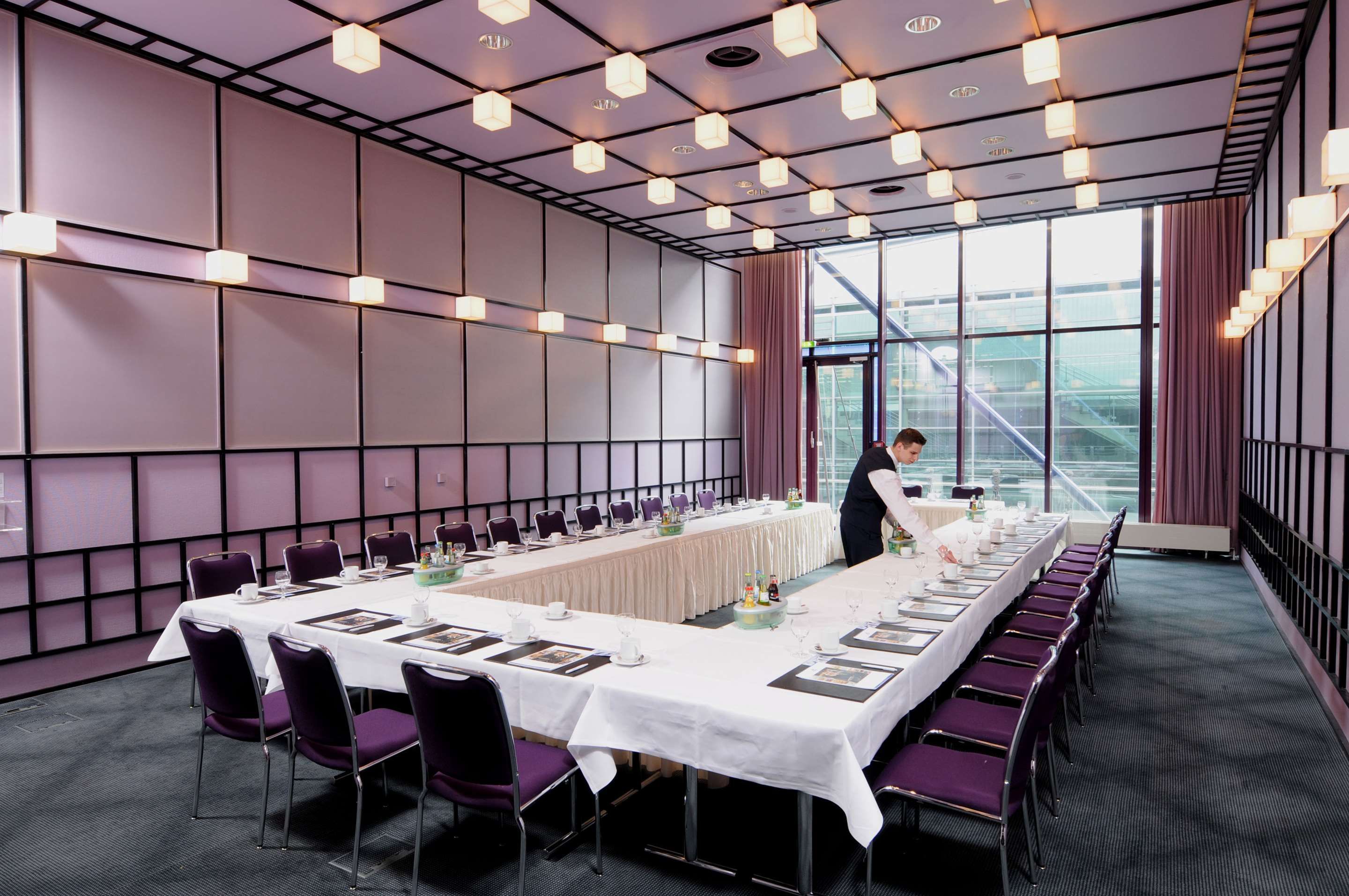 غرفة الاجتماعات