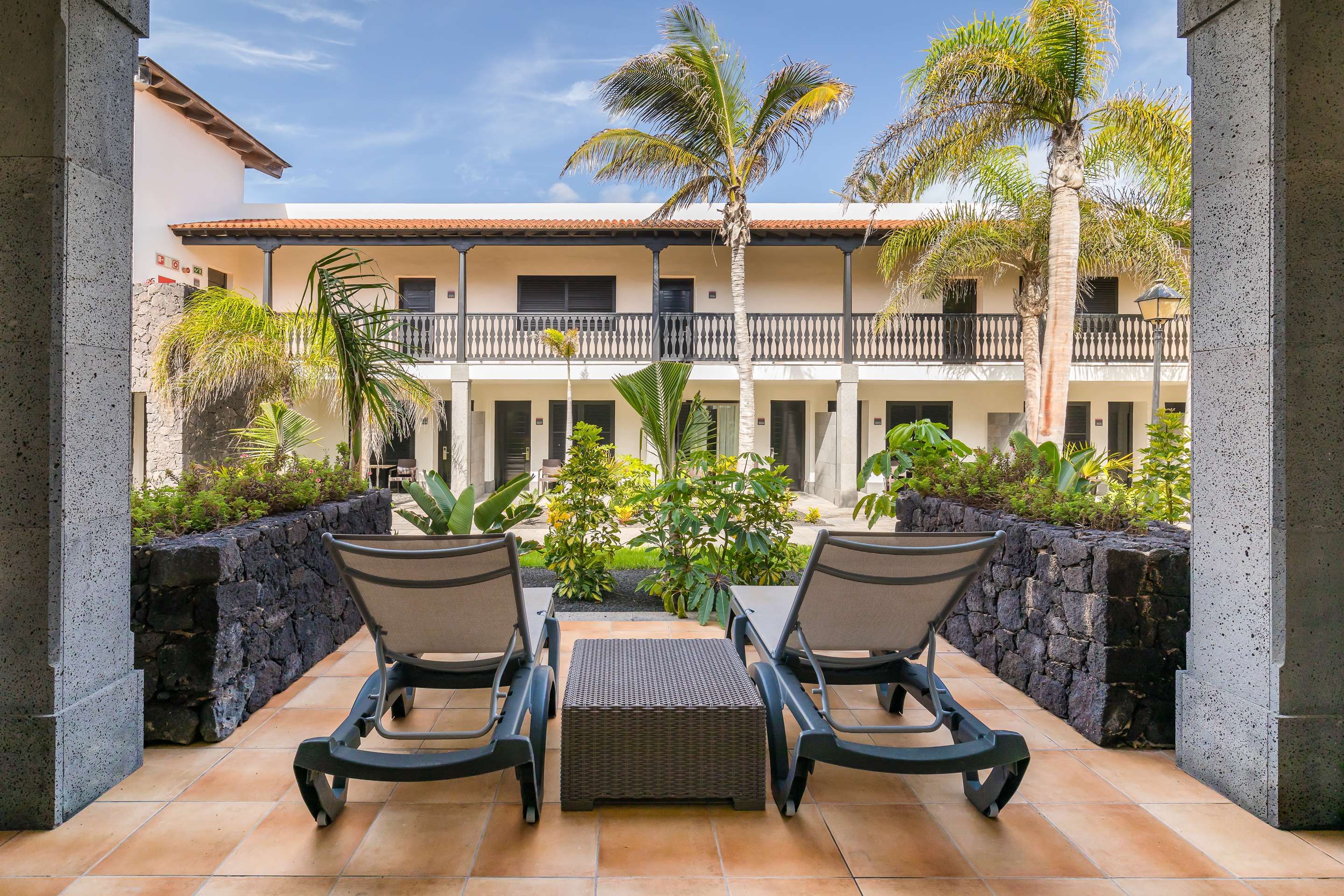 شرفة مرصوفة