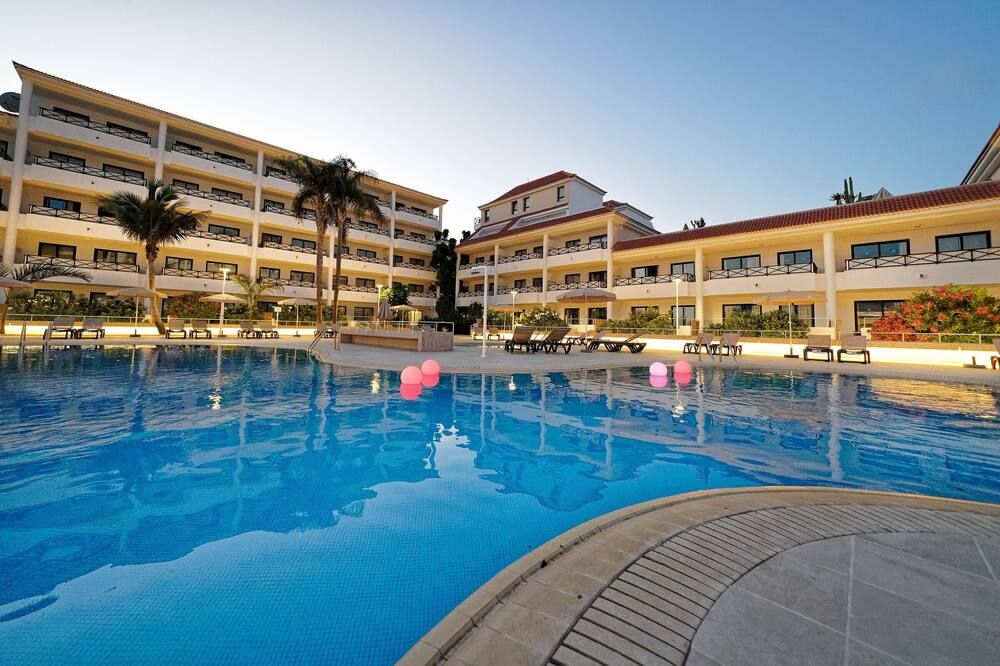 حوض السباحة صورة