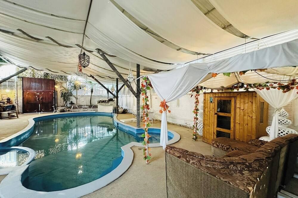 حوض السباحة صورة