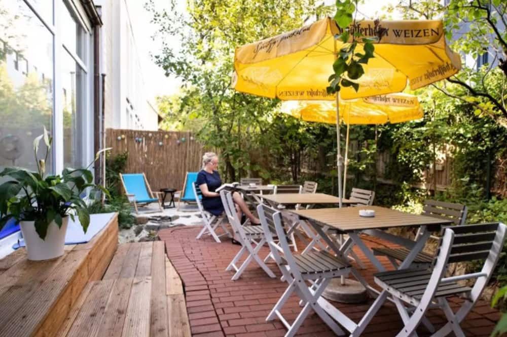 شرفة مرصوفة