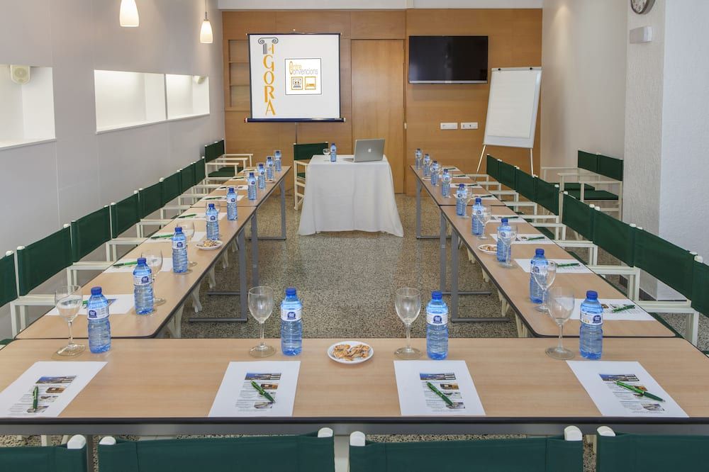 غرفة الاجتماعات