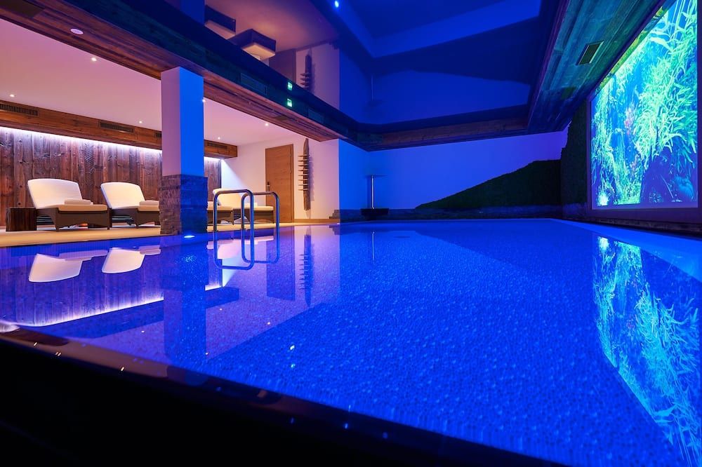 حوض السباحة صورة