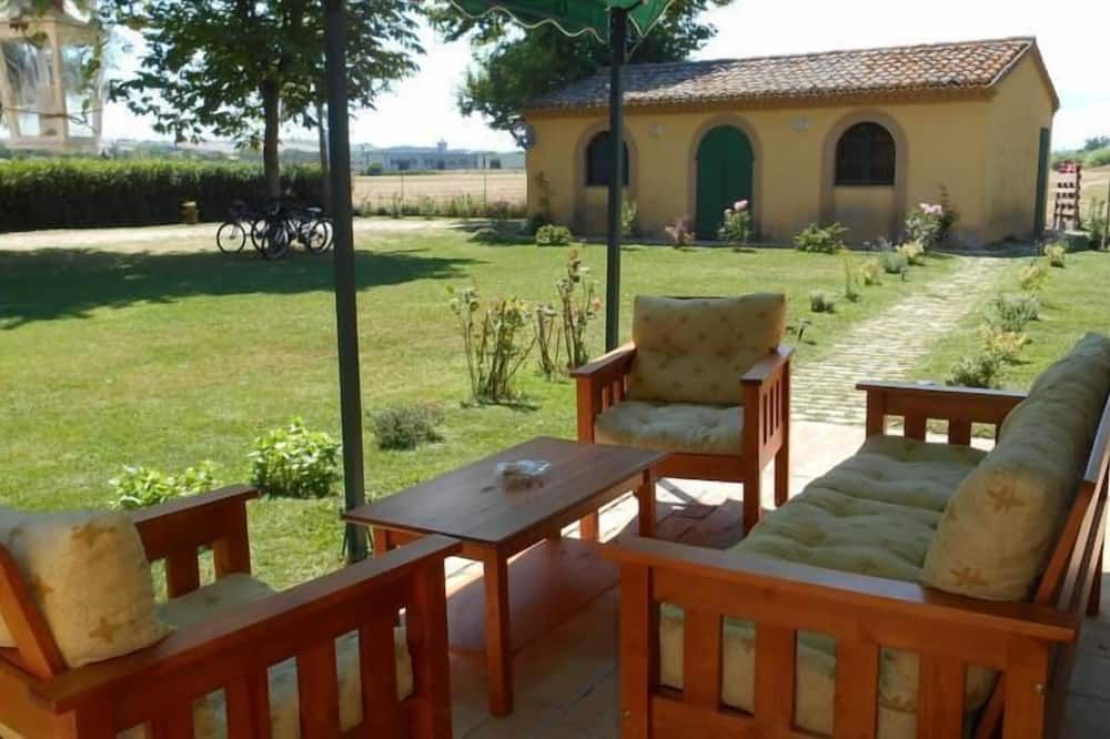 شرفة مرصوفة