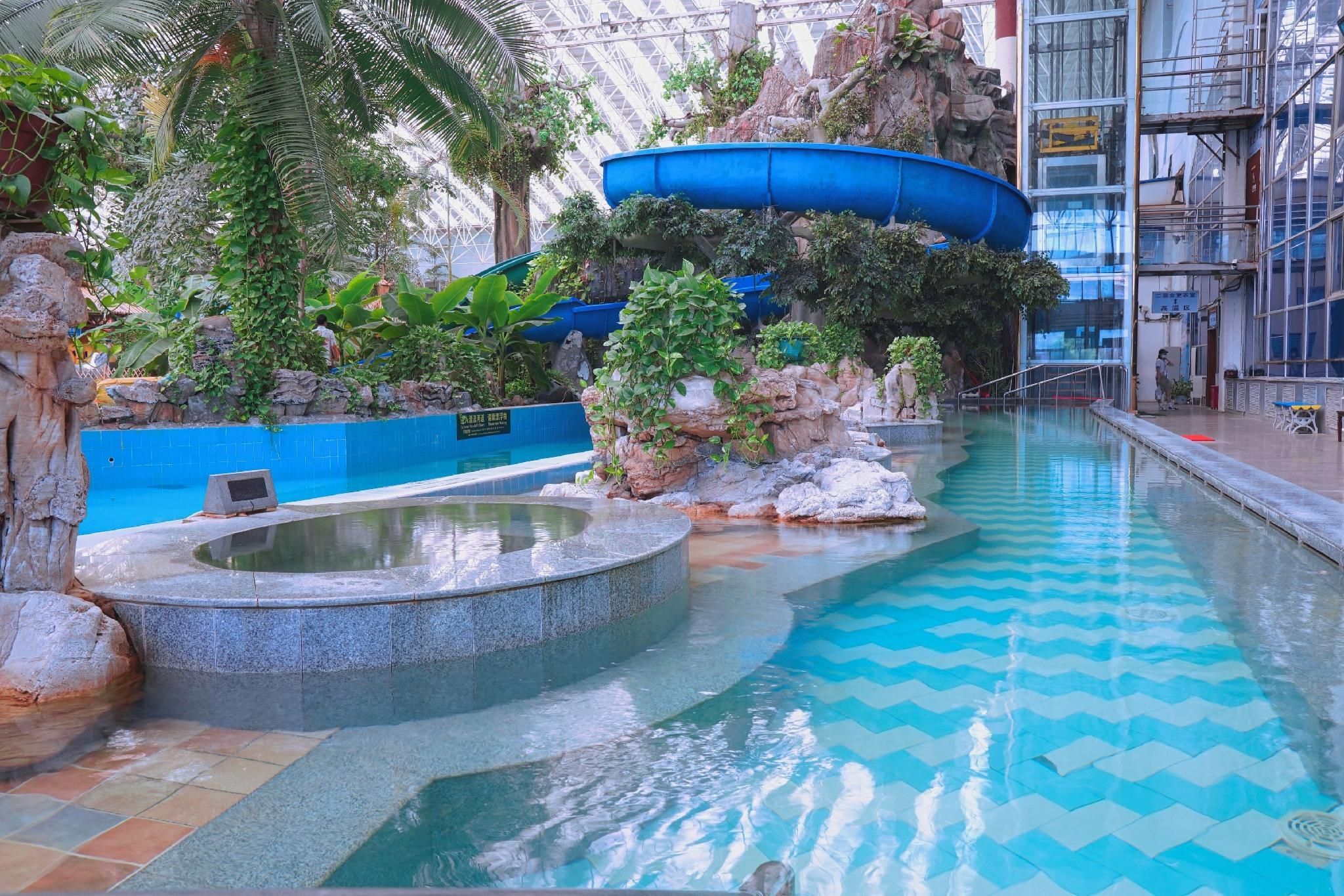 حوض السباحة صورة