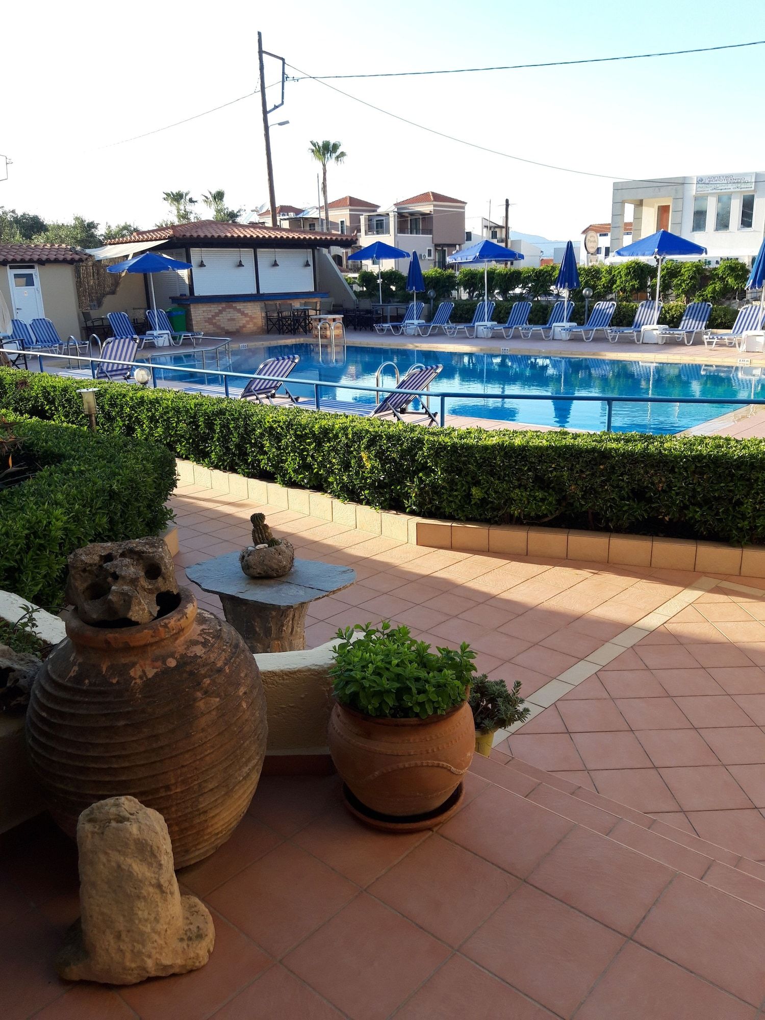 حوض السباحة