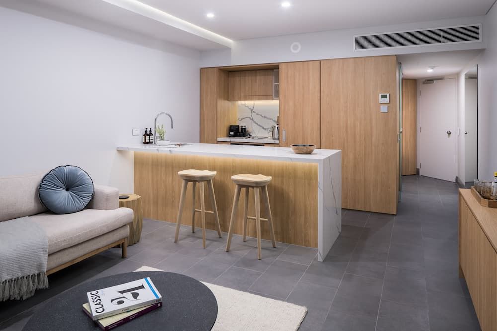 آخر